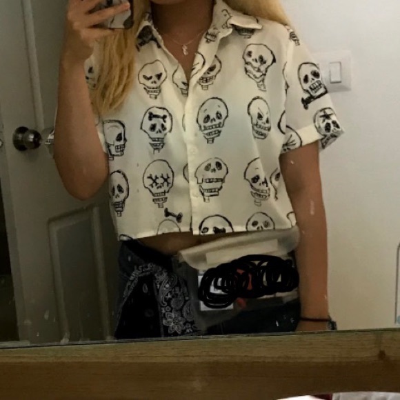 skull print collared button down - Picture 3 of 3